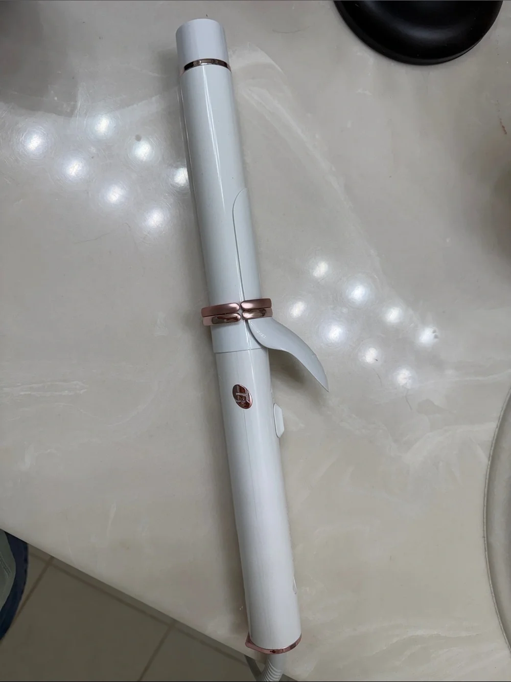 T3 White and Rose Gold Curling Wand – Women's Hair Styling Tool